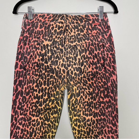 Mother High Waisted Looker Fray Jeans In Radioactive Paws Animal Print Size 25 - Picture 6 of 9
